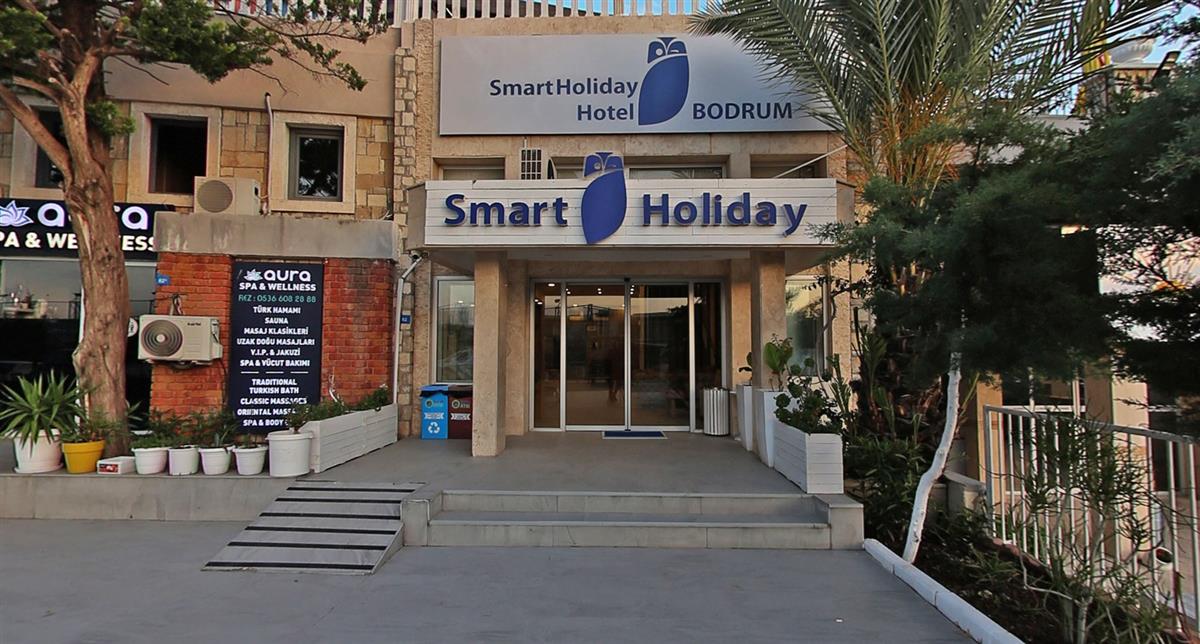 Smart Holiday Hotel & Suites