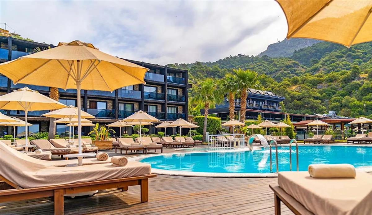 Manaspark Deluxe Hotel