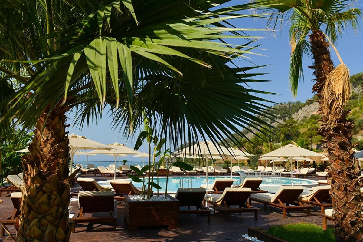 Manaspark Deluxe Hotel