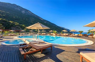 Manaspark Deluxe Hotel